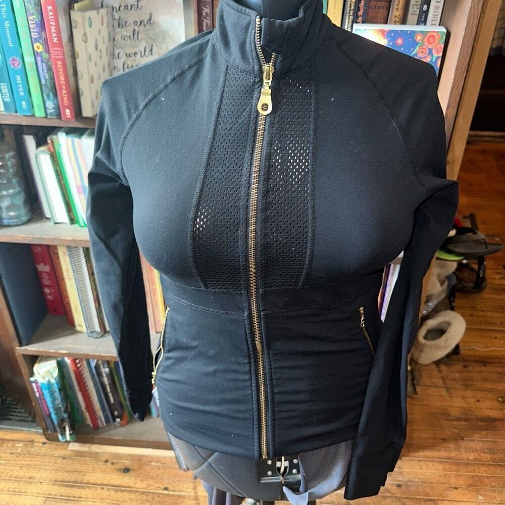 Zyia Active black fitted perforated M Athleisure workout jacket